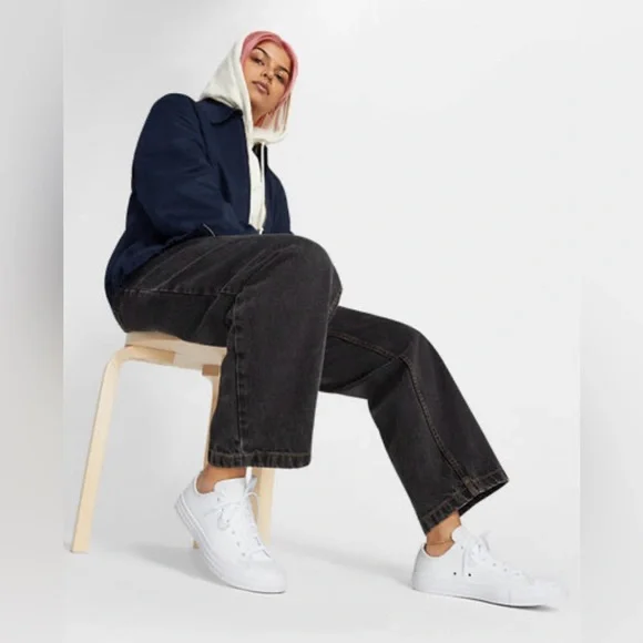 Chuck Taylor All Star Leather (Actual photos to come) - Picture 2 of 8